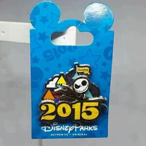 Disney 2015 limited Halloween Collectors trading pin.